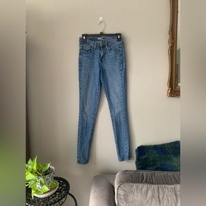 Size 2R Mossimo Jeans - blue denim, well worn in good condition.